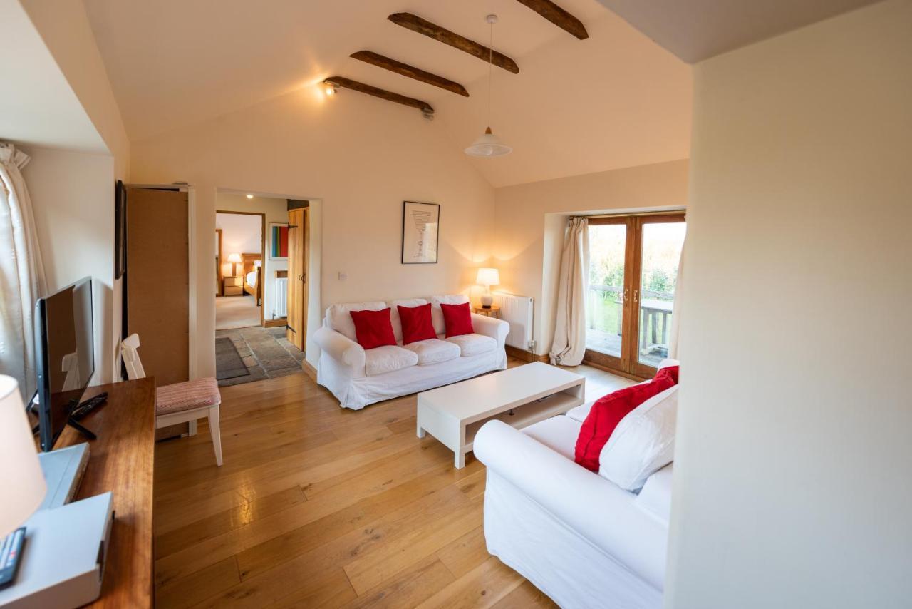 Whitley Coach House Villa Buitenkant foto