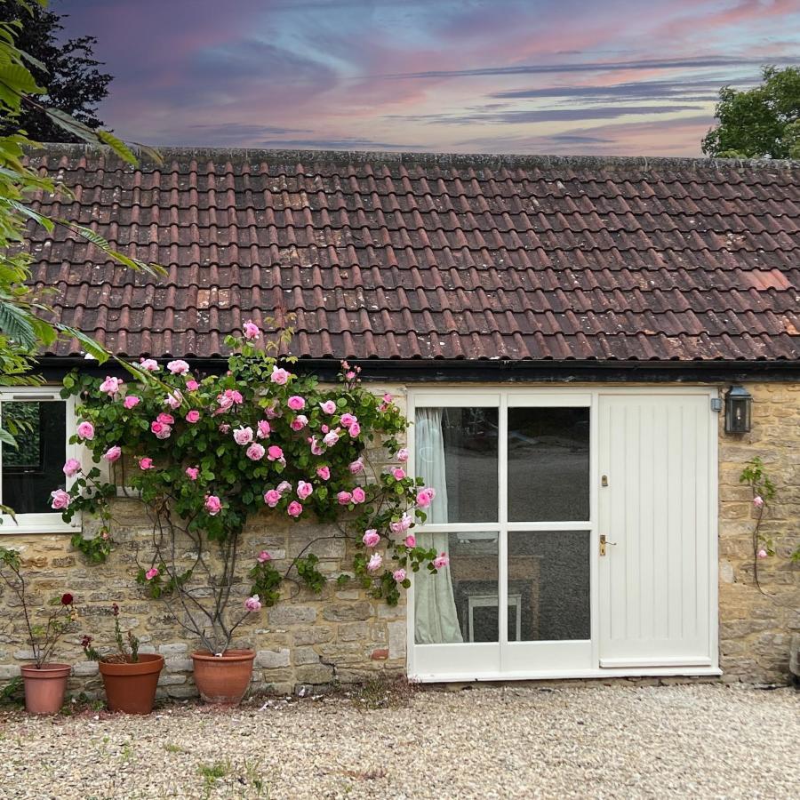 Whitley Coach House Villa Buitenkant foto