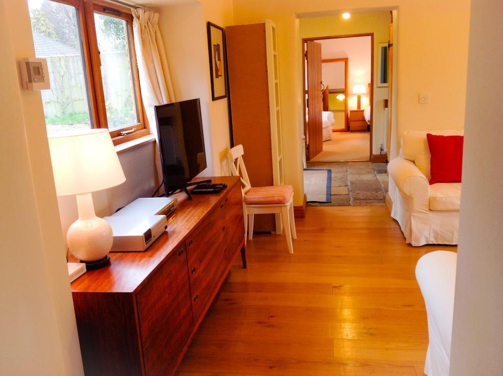 Whitley Coach House Villa Kamer foto