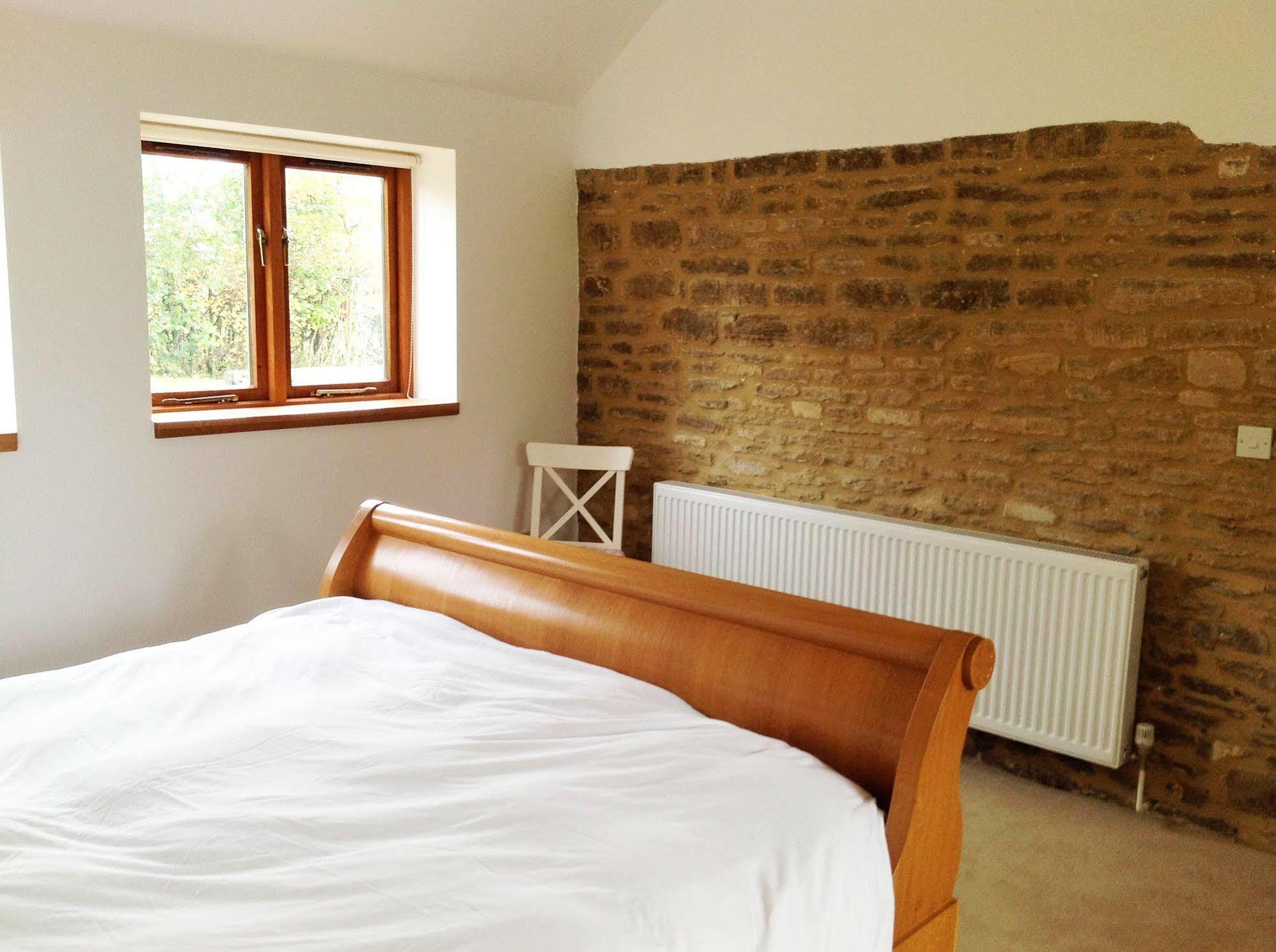 Whitley Coach House Villa Buitenkant foto