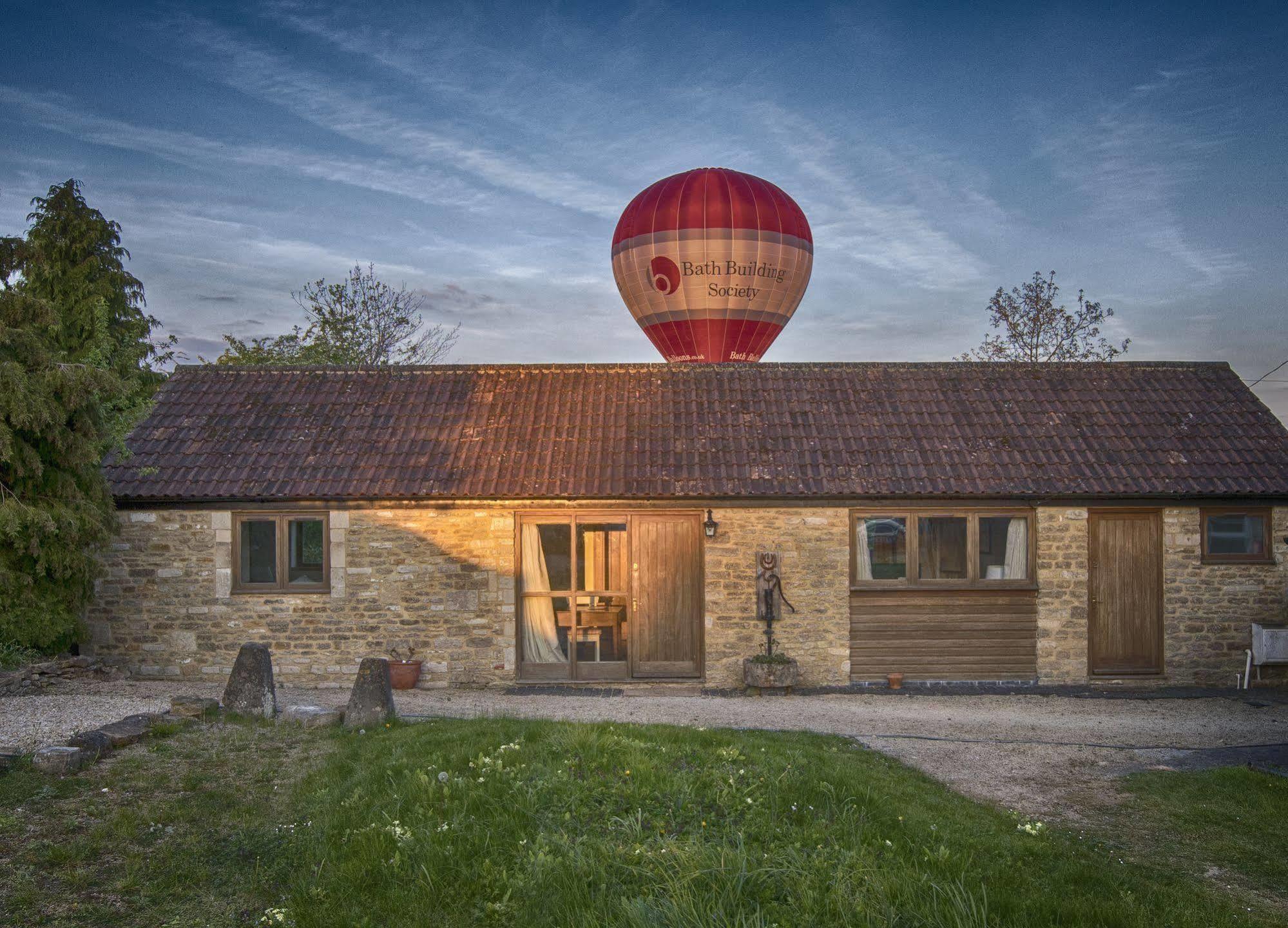 Whitley Coach House Villa Buitenkant foto